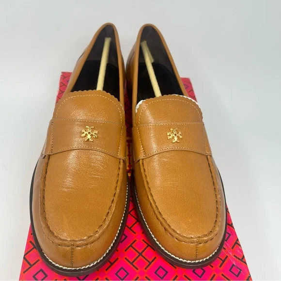 Tory Burch Classic Loafer
Size 11 - Picture 3 of 8